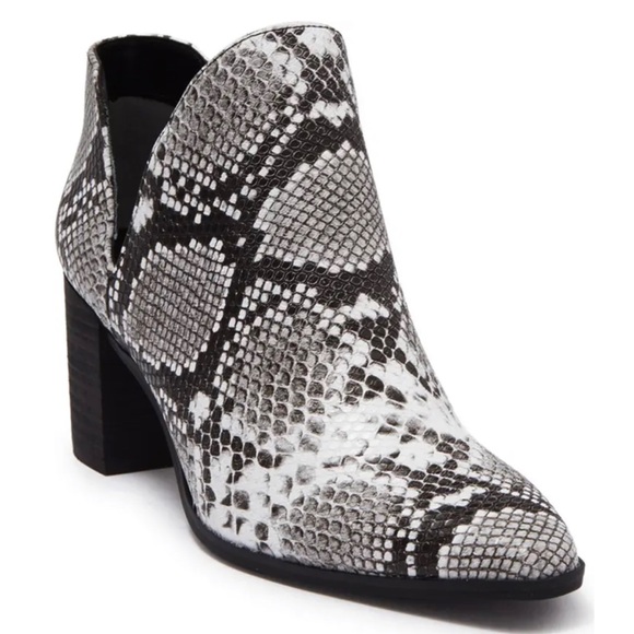 Charles David Usual Snakeskin Print Booties New - Picture 1 of 7